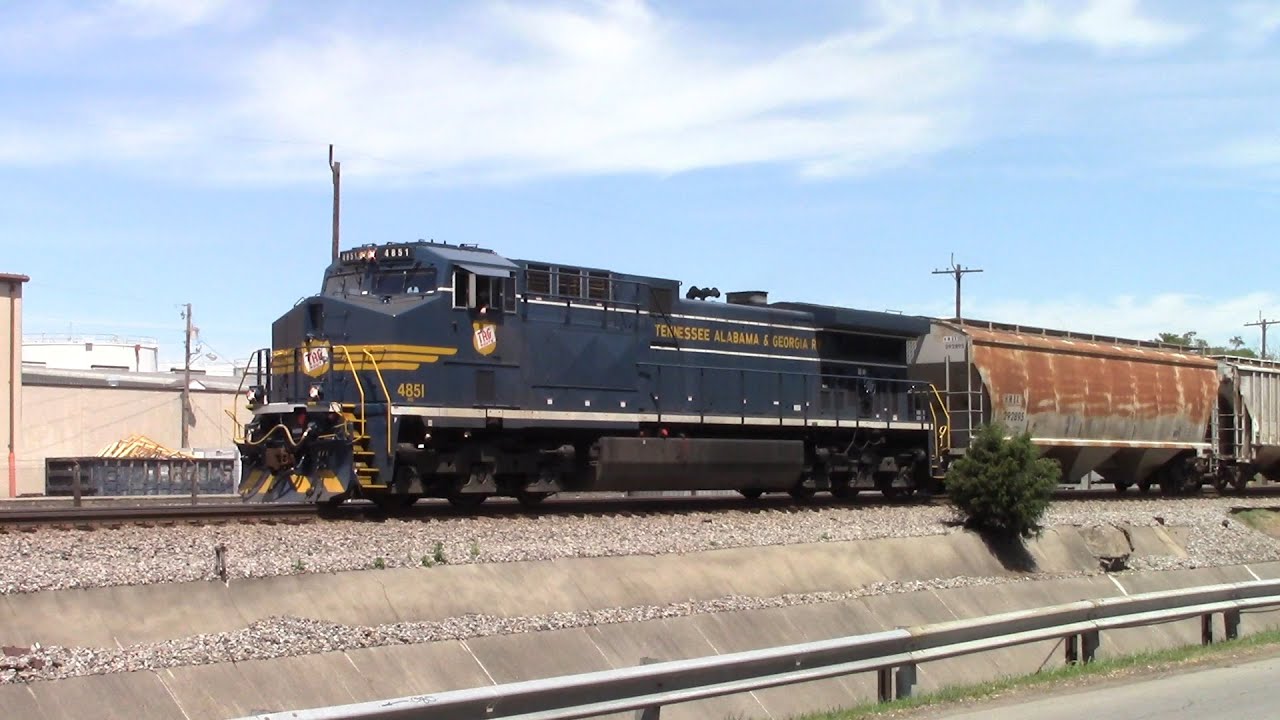 NS 4851 TAG Heritage Unit Leads 119 Through Roanoke, VA   4/27/25
