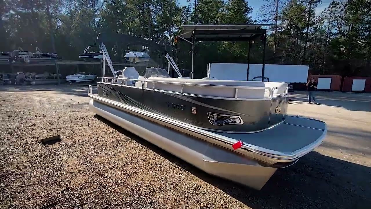 2017 TAHOE 2385 CR | CAPTAINS CHOICE