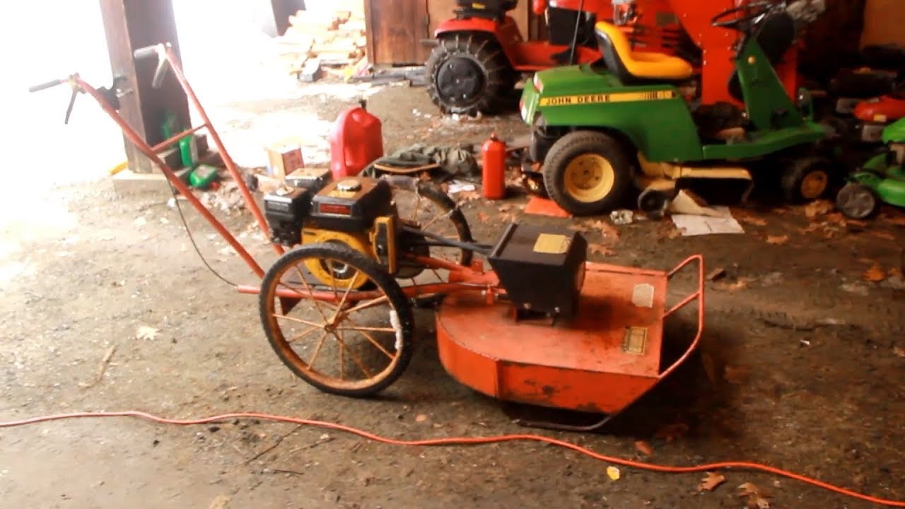 Reviving A 45 Year Old Brush Mower (Batchold Bros' The Whipper)