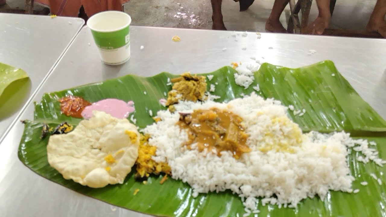 ശബരിമല ഓണസദ്യ   ഉത്രാടം സ്പെഷ്യൽ 😋😋😋