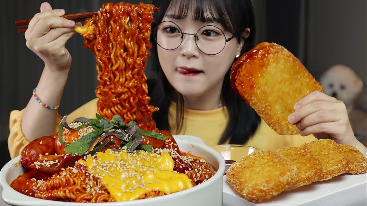 Острые рабоки и картофельные оладьи Mukbang Asmr
