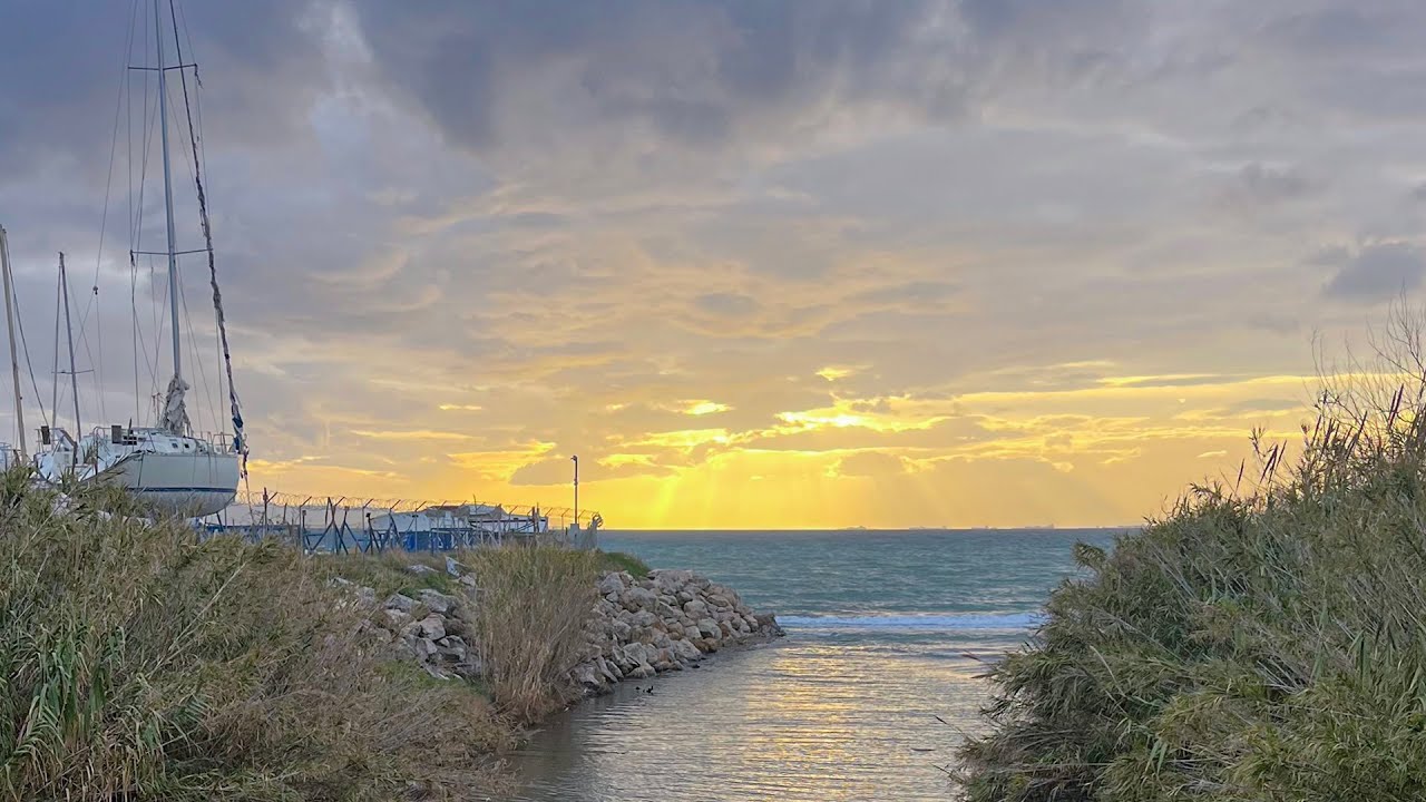 Pikrodafni stream walking in Athens, Greece