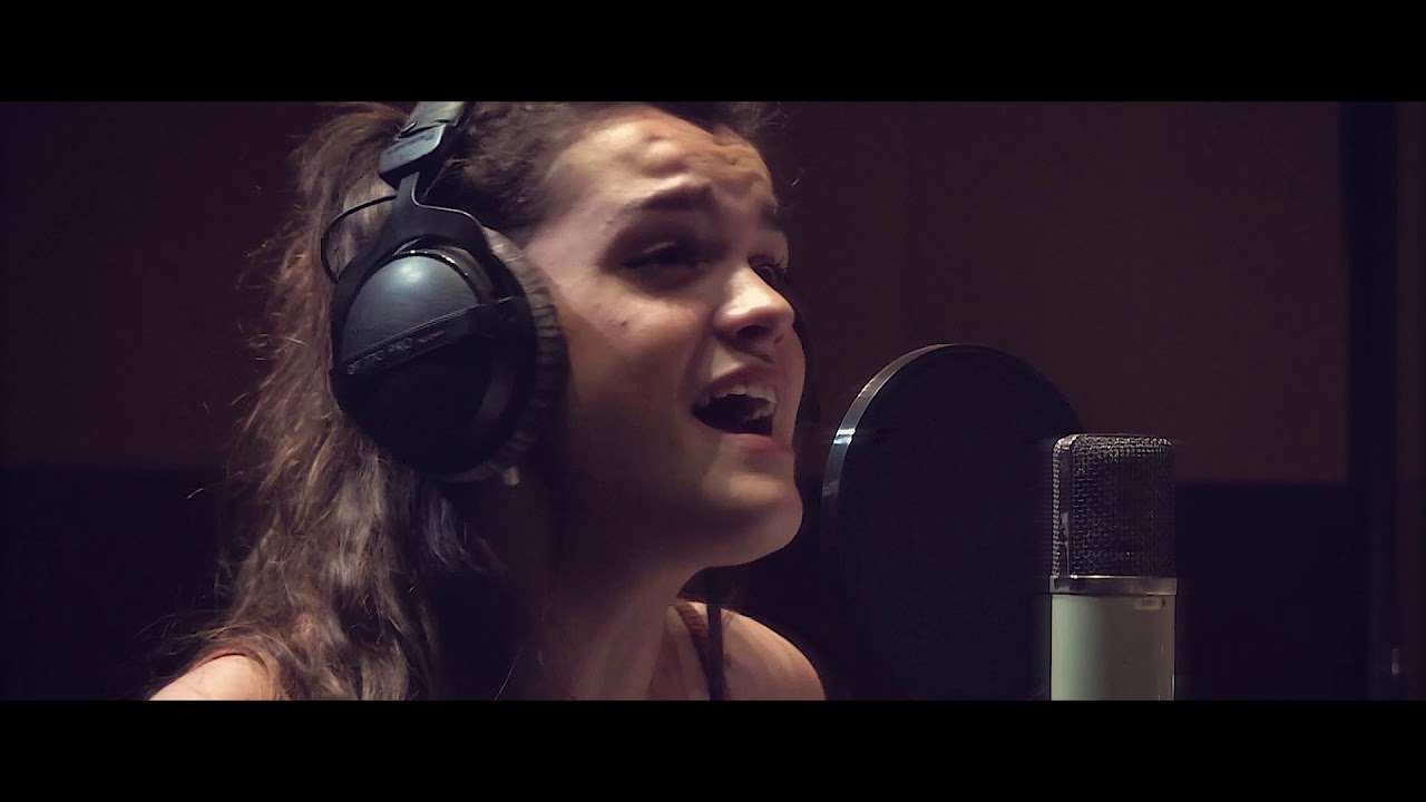 'Luz y Sombra' la canción de Amaia para 'Legado en los huesos'