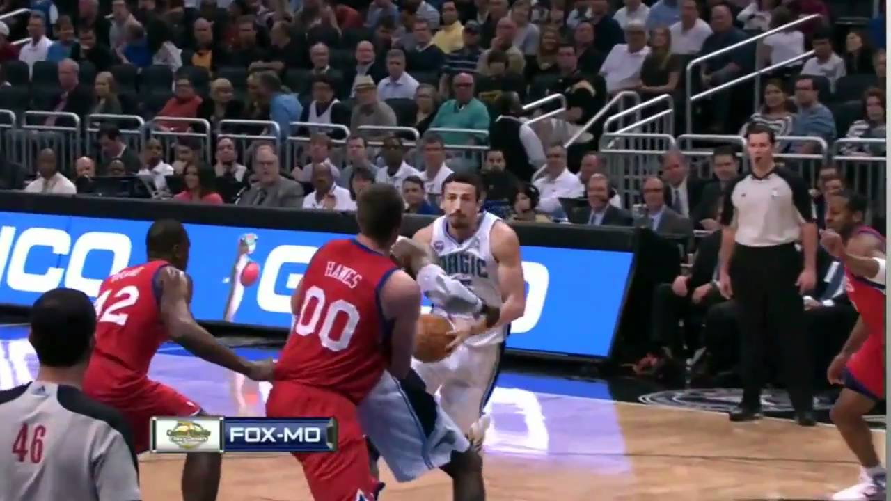Hedo Turkoglu two big poster dunks vs 76ers (Jan. 19, 2011)