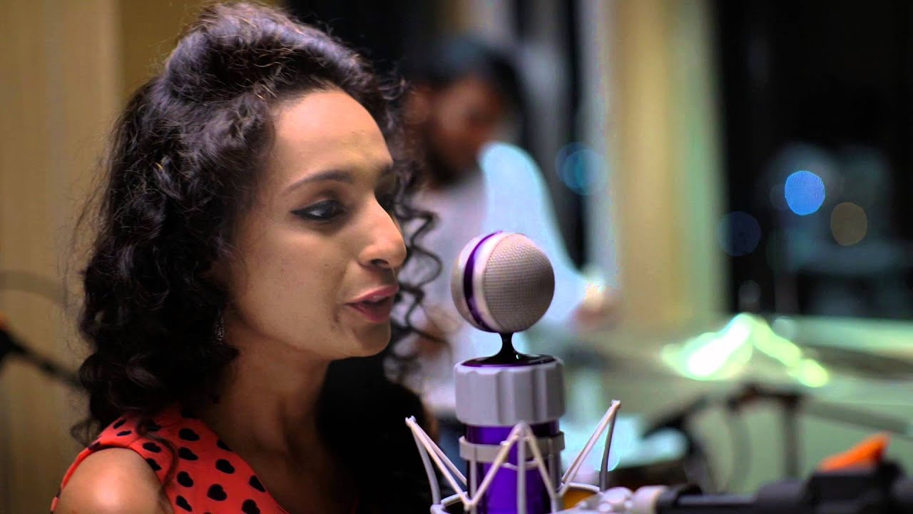 Vennila Vennila | AR Rahman Cover| Iruvar | Vinaita Sivakumar