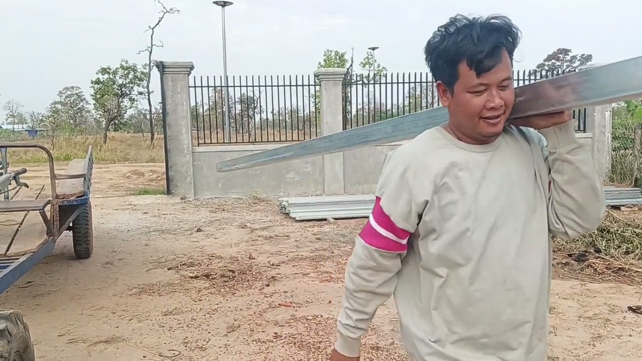 ដំឡើងគ្រោងសសរផ្ទះលោកពូផល្លាកែវបញ្ឈរ