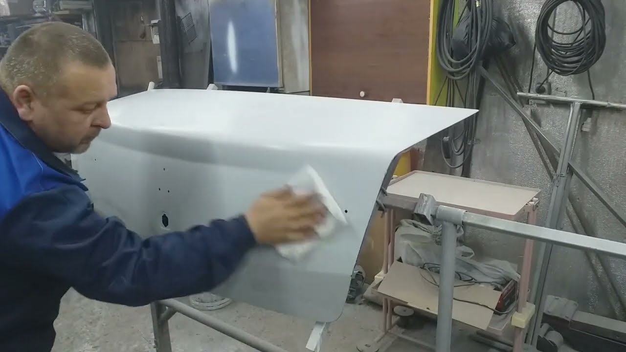 На Рено Логан покраска крышки багажника