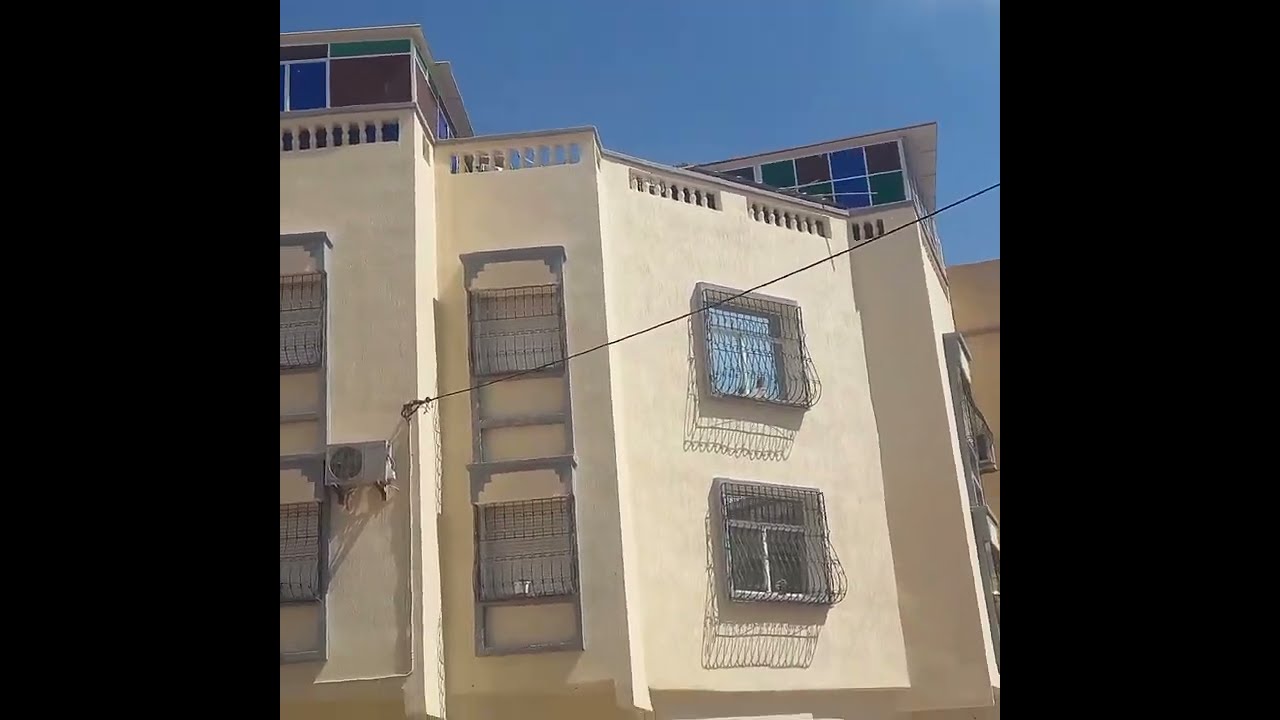 هذا حي ال متواضع