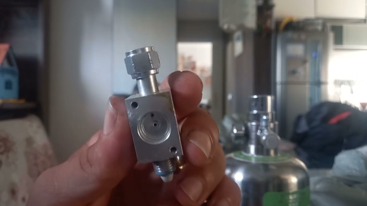 cilindro de co2... problema na valvula solenoide resolvido.