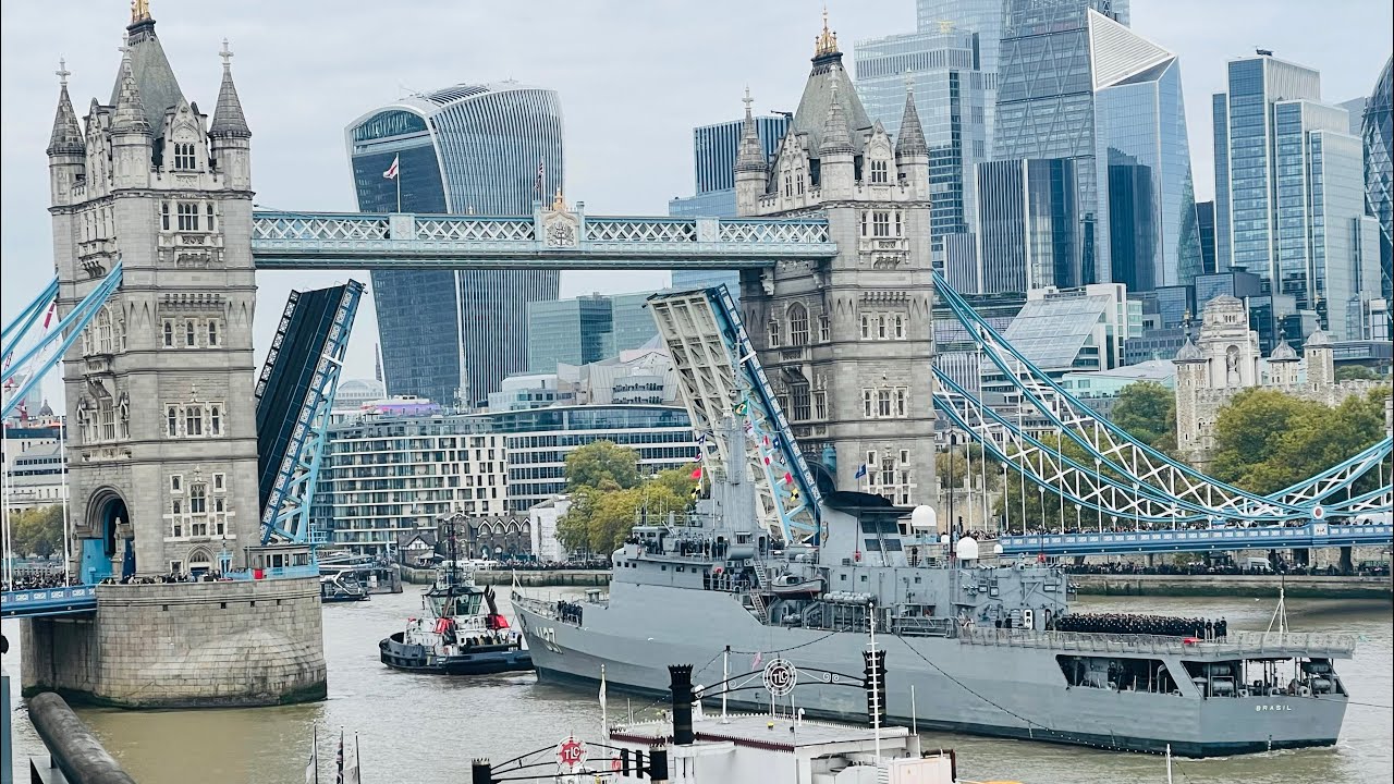 NE BRASIL (U27) leaving London | Brazil Navy 🇧🇷 