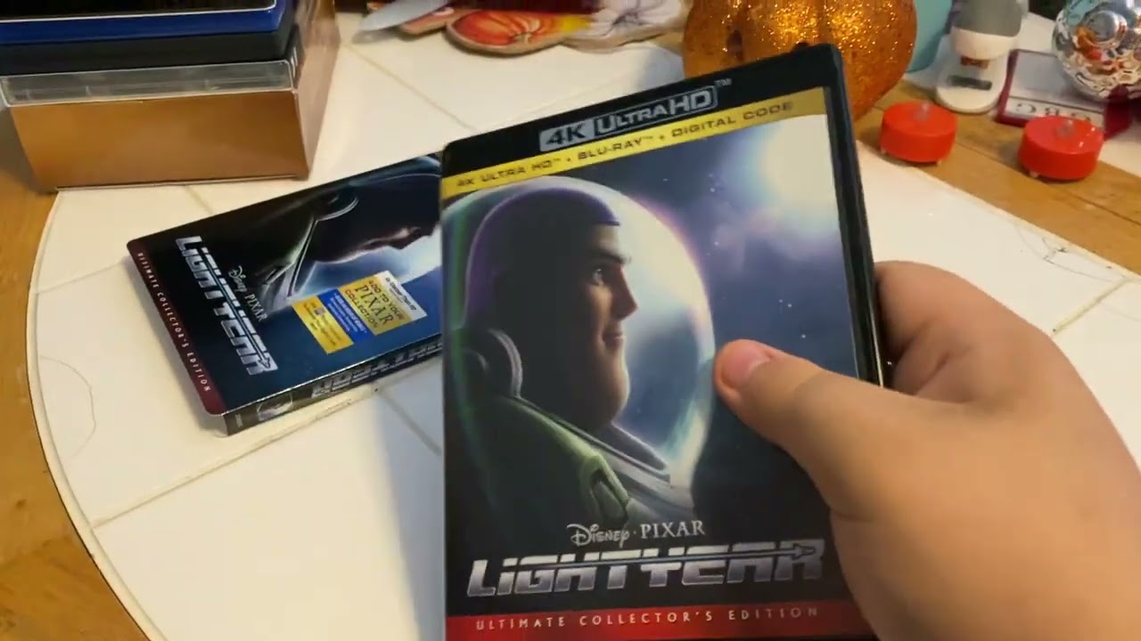Lightyear 4K Ultra HD Blu-ray Unboxing