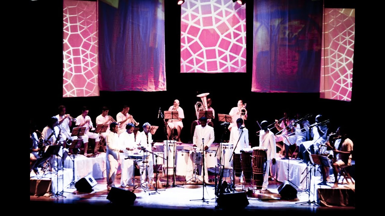 Letieres Leite & Orkestra Rumpilezz no Instrumental Sesc Brasil  (gravado em 1/4/2013)