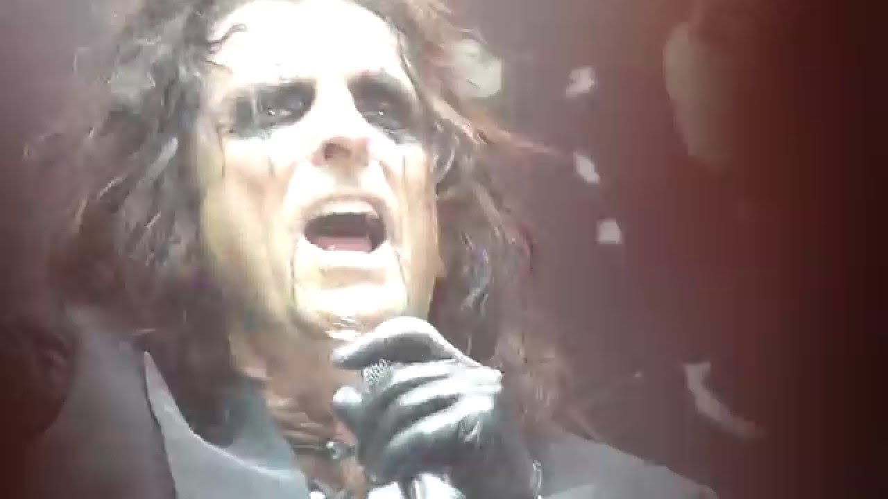 Alice Cooper - School`s out (Live) @ Zenith Munic 13.11.15*HD*