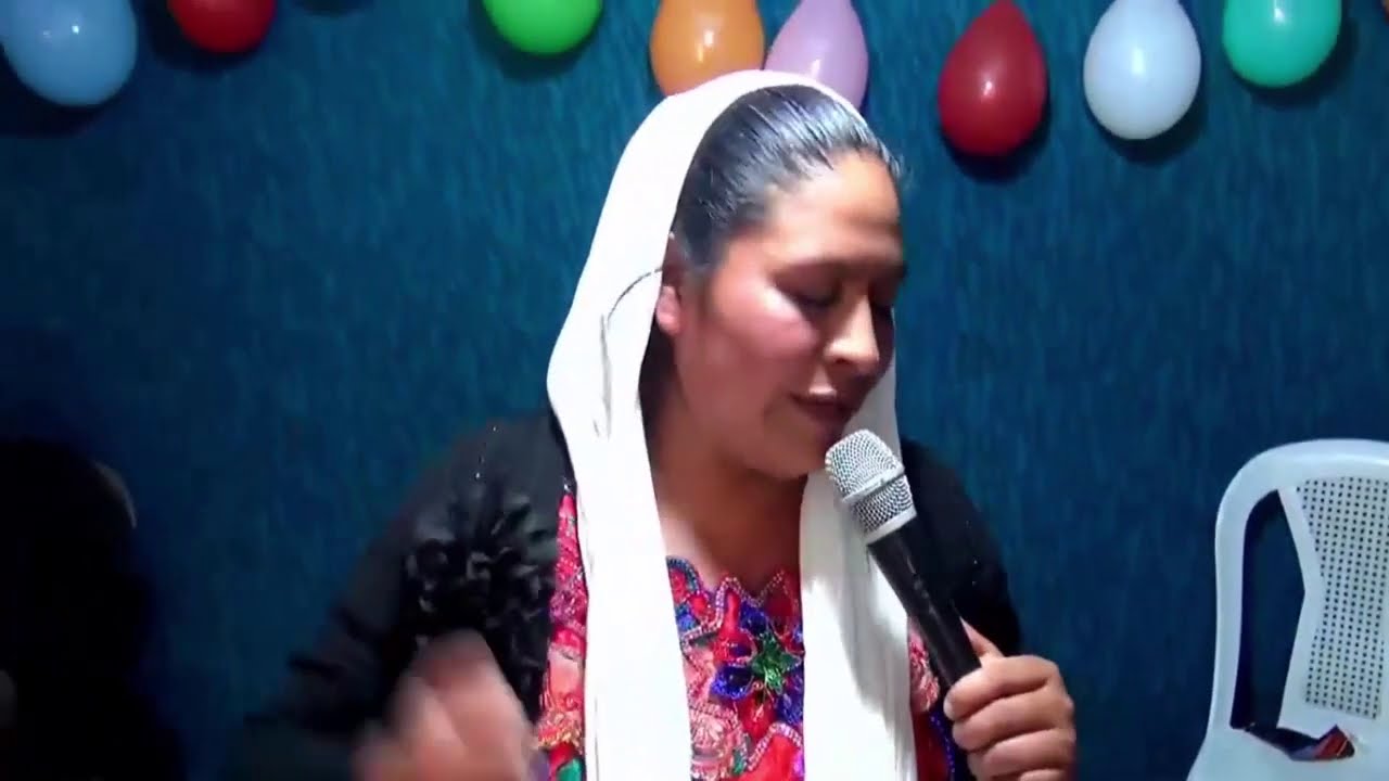 Solista Irma Amalia Gomez Cantando Junto A Cristo Es El Camino De Aldea Chirrenox