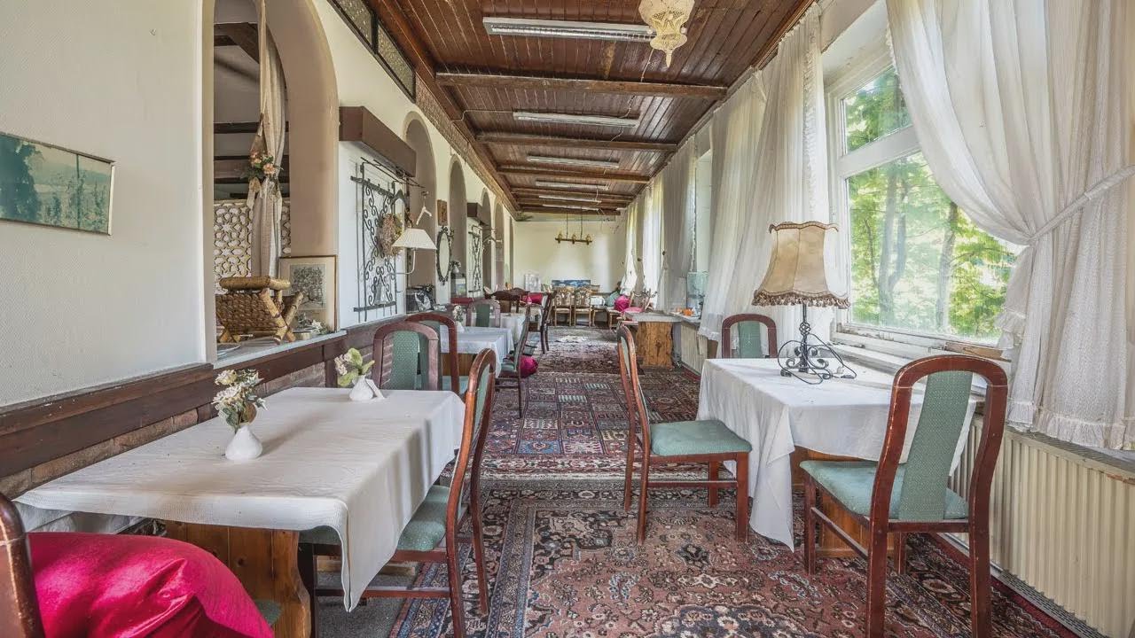 Porzucony hotel w Niemczech – zachowany w niesamowitym stanie po 20 latach!