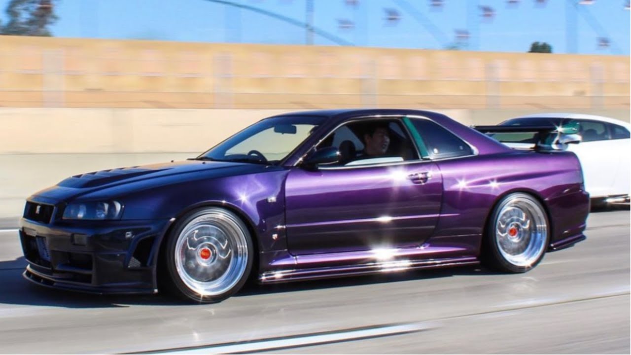 Более 40 Nissan GTR разбивают автомобили Южной Калифорнии и запивают кофе! (R35, R34, R33, R32)