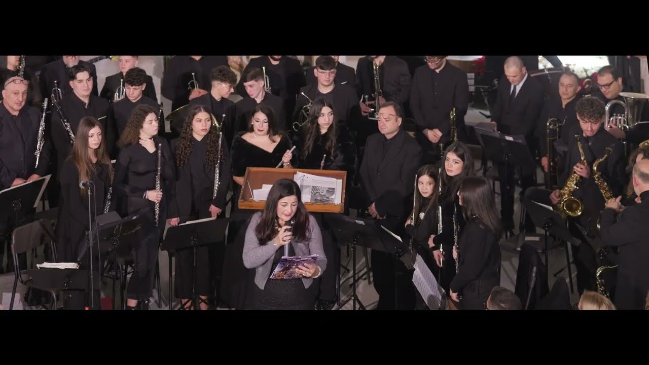 Eine kleine Nachtmusik W A  Mozart dirige Felice Gioacchino Scicolone