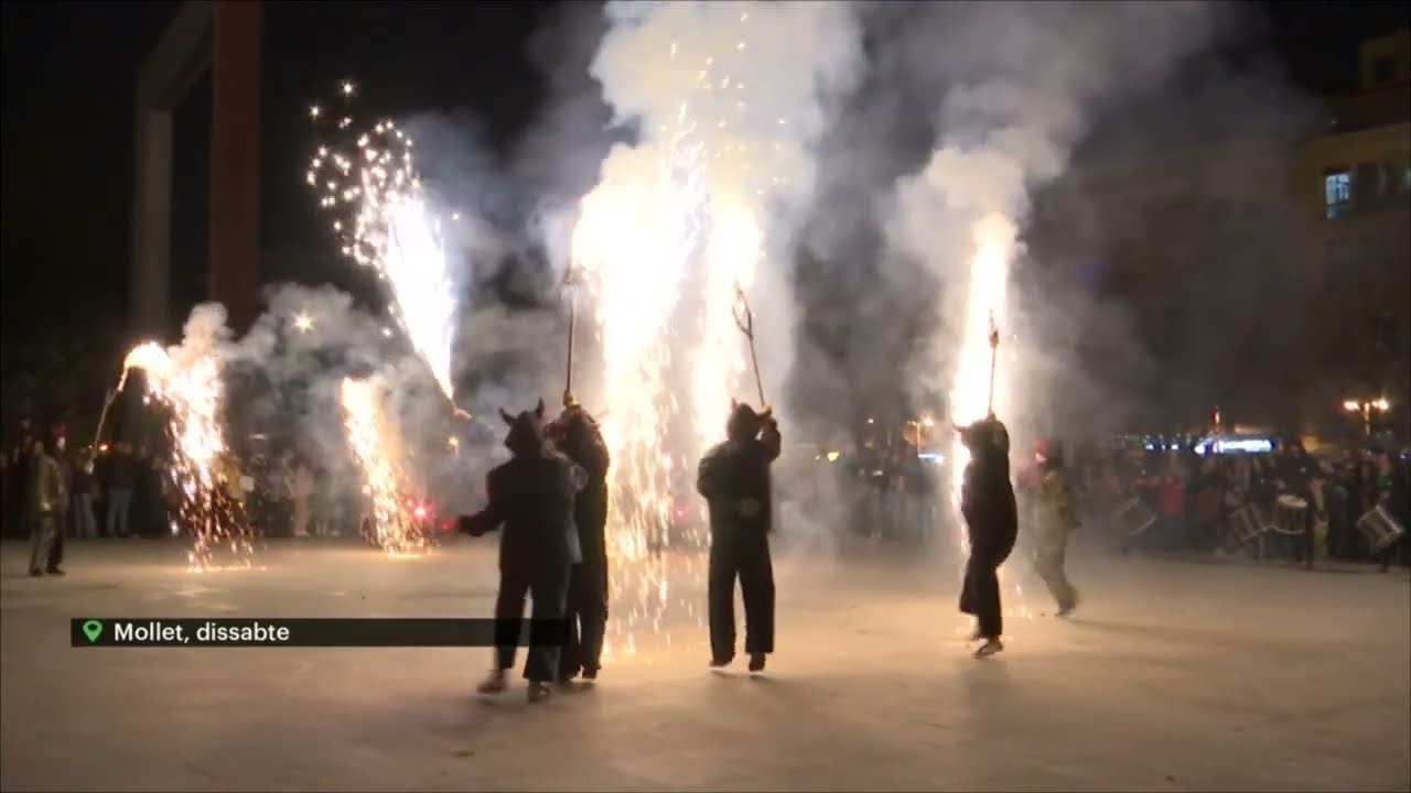 La colla Ball de Diables de Mollet celebra la tabalada 'Toc de l'Infern'