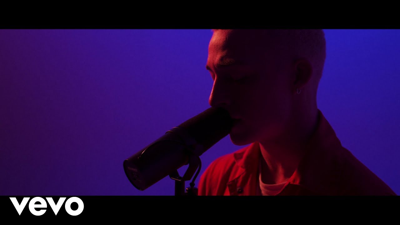 Maximillian - Hold On (Recorded On Set)