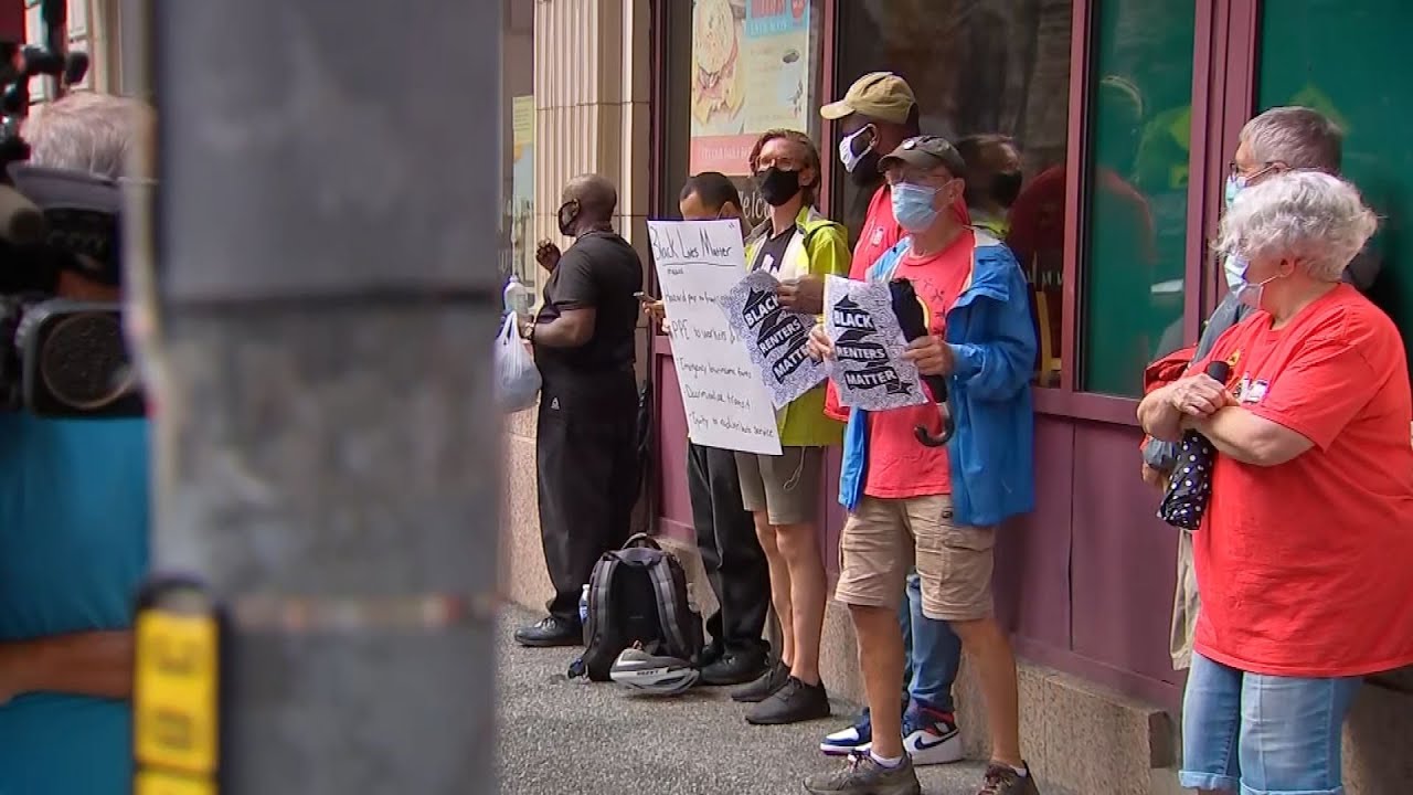 ‘Black Lives Matter’ mask ban sparks protest outside Port Authority offices