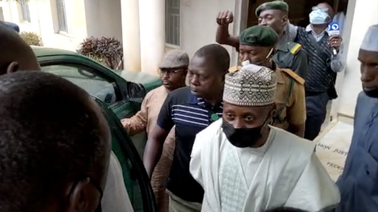 Фарук Лаван приговорён к 7 годам тюрьмы за взятку в размере 500 000 долларов от Феми Отедолы