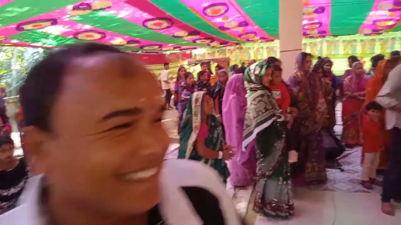 দুলা মাখরে আনন্দ মনে ওউযে ব্রজের দুলাই,,,পরিবেশন করছেন,,,কীর্তনিয়া, সৈকত বিশ্বাস, ও পরিমল বুনার্জি