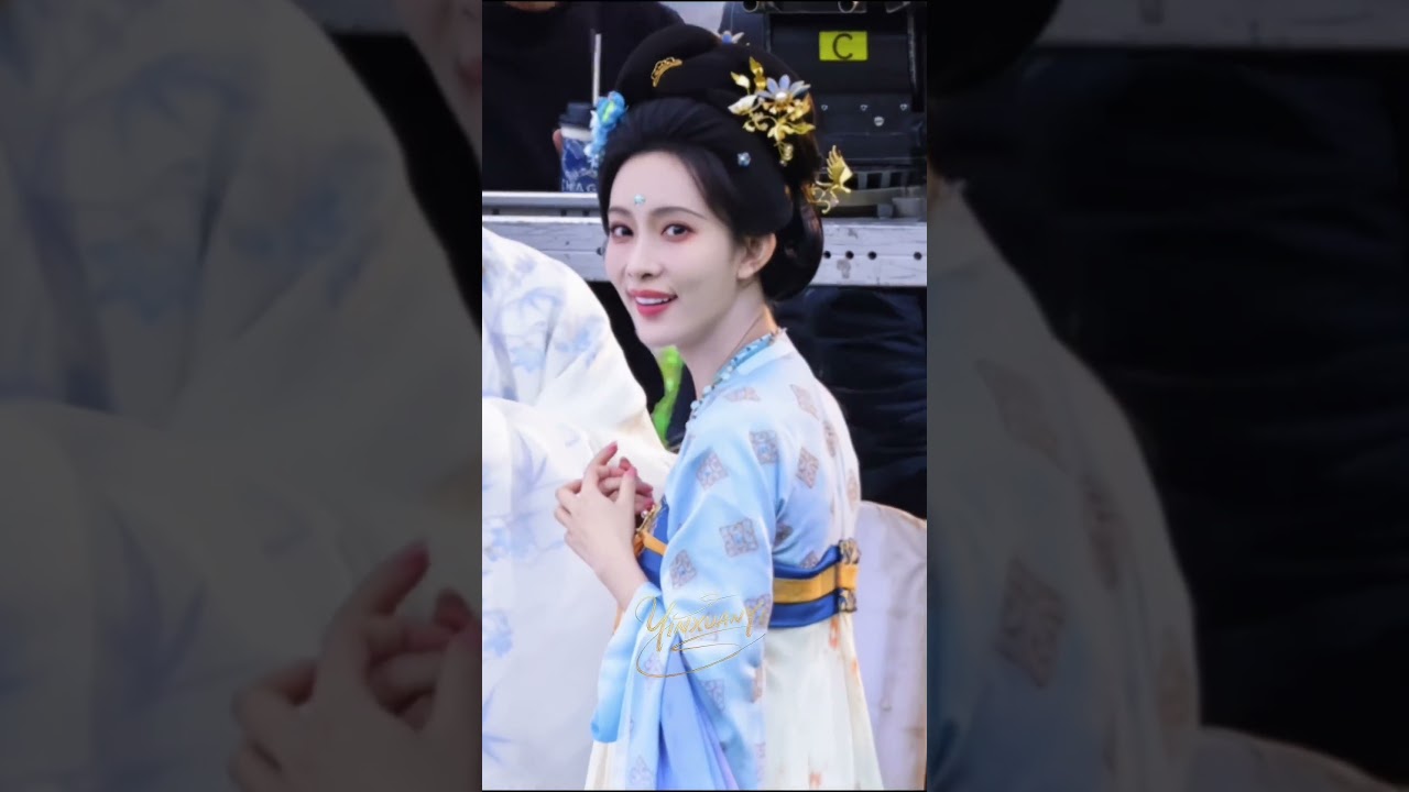 戏外吃瓜中的李昀锐孟子义， 这表情这神态简直一毛一样 #孟子义  #李昀锐  #孟子义李昀锐 #昀牵孟绕  #尚公主
