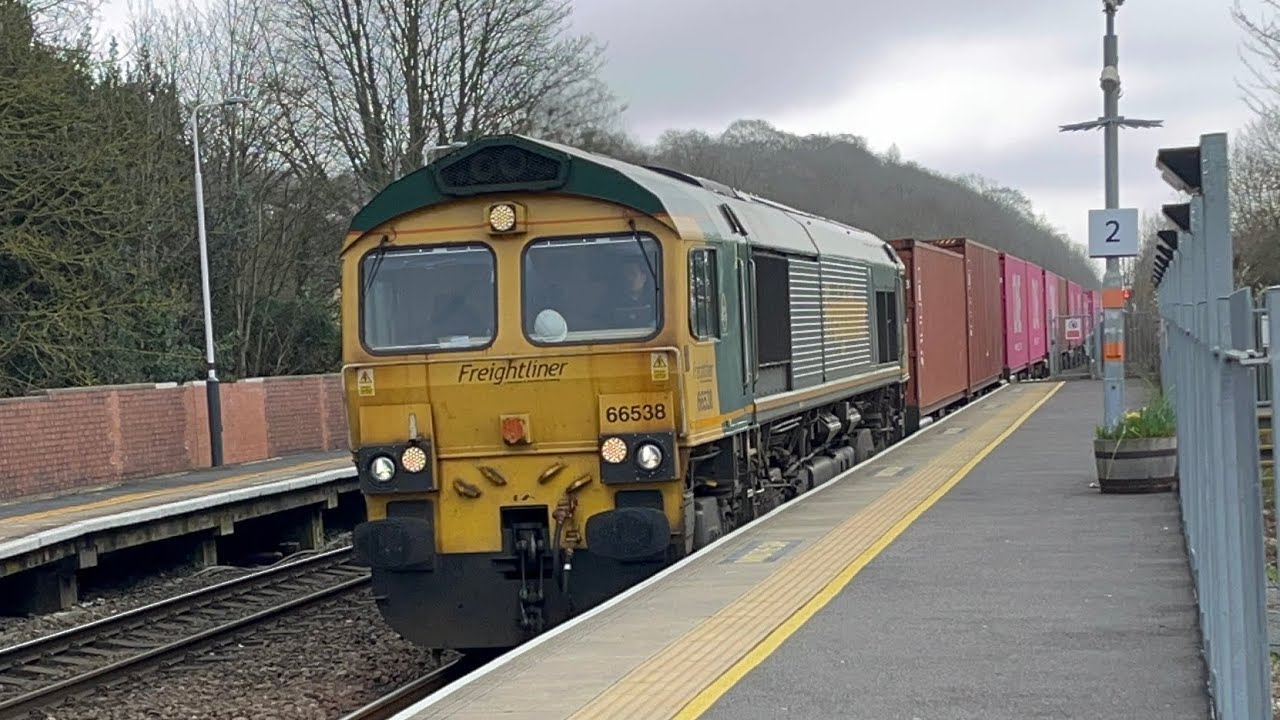 66538 4E81 Felixstowe North F.L.T. to Doncaster Ept (F'Liners) 11;34 Lea Road 4/3/2026