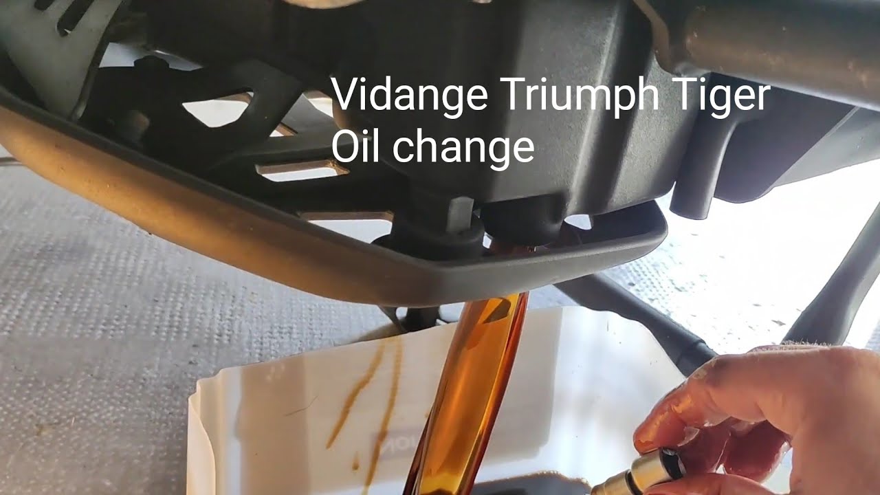 Tuto Triumph Tiger - Réalisation de la vidange - Oil change
