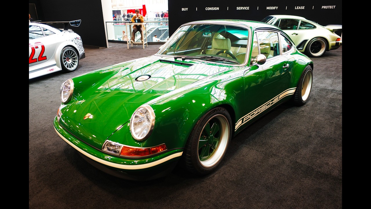 Vintage Porsche 911 at Canadian auto show 2026
