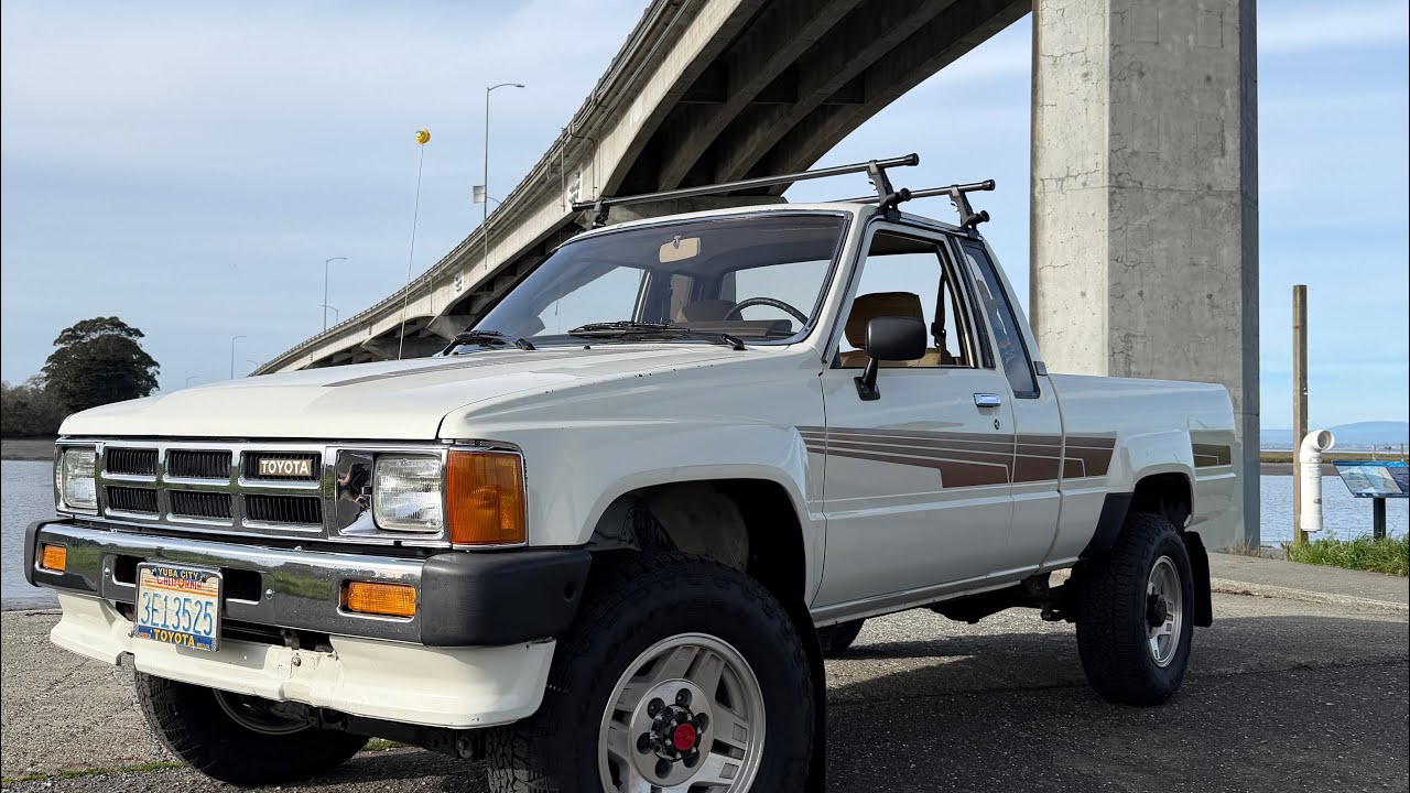 1986 Toyota TURBO Pickup walk around
