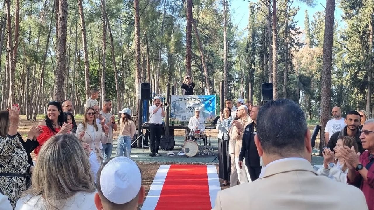 עלייה לתורה בכותל | לפרטים 050-710-8242 | מופע קבלת פנים - קבלת פנים - ברכות למשפחה