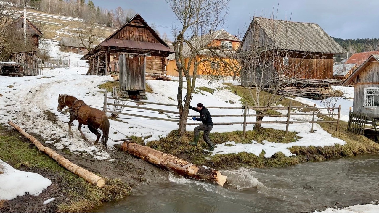 Lifestyle in the Carpathians🏔️Calm and warmth gained by hard work
