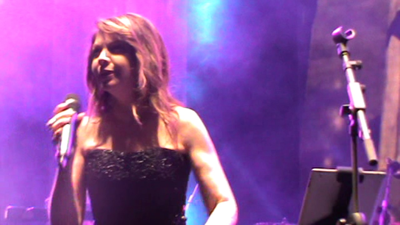 Cristina D'Avena - Pollon combinaguai (Concerto Etnacomics 2017)