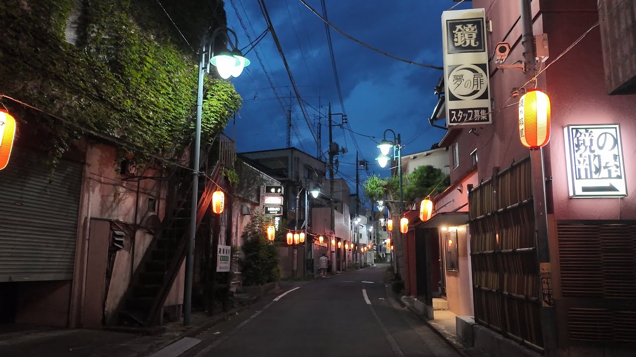 Twilight in Kiryu – Lantern-Lit Alleys of a Faded Bar District【4K Japan Walk】