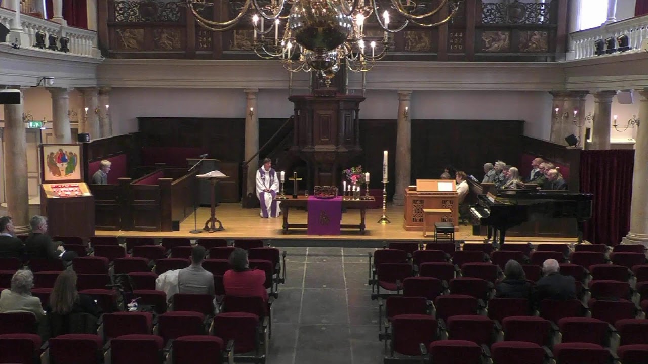 Viering in de Lutherse Kerk op het Spui in Amsterdam op de vierde zondag van Advent, 21 december