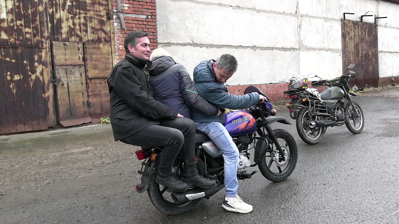 Мотоцикл BAJAJ BOXER 150X disk. Сравнение Bajaj Boxer 150X с китайским мотоциклом. Обзор.