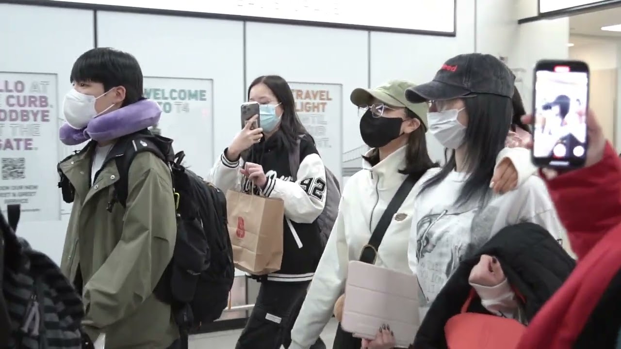 230306 TWICE New York JFK  Arrival