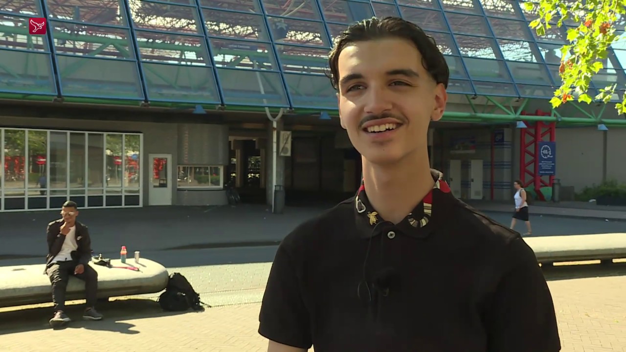 Lelystads model loopt voor Louis Vuitton in Parijs
