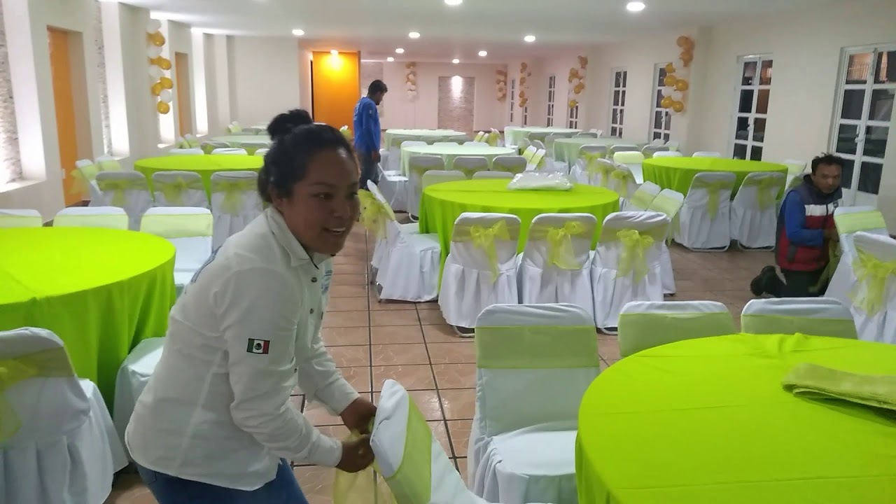 Trabajando en un salón de eventos muy elegante