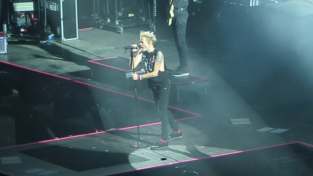 Walking Disaster - Sum 41 live @ Unipol Arena di Bologna 2024