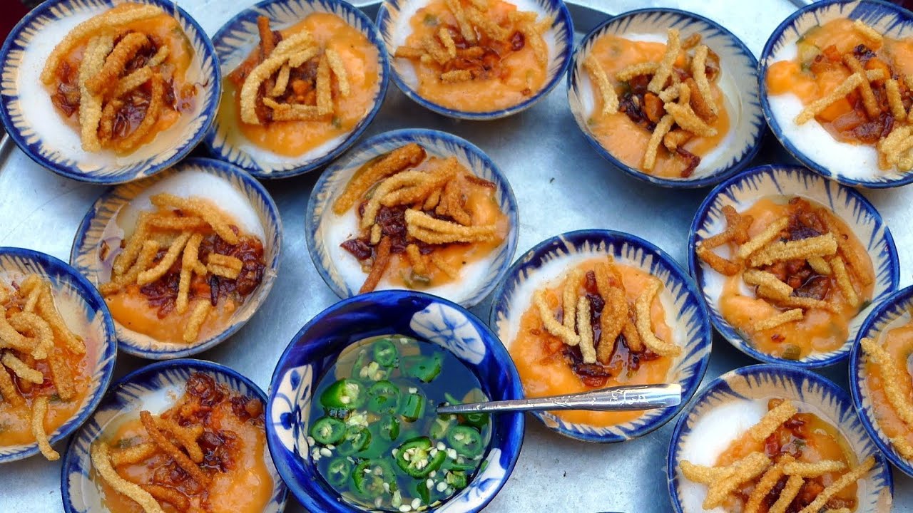 Bánh bèo - Vietnamese Savory Steamed Rice Cake (Water Fern Cake) | Helen's Recipes