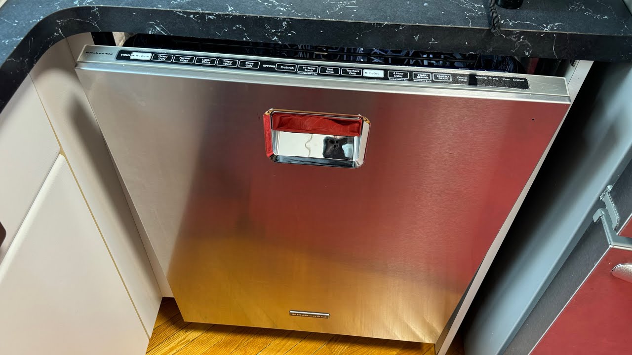 Посудомоечная машина Kitchenaid пахнет горелым
