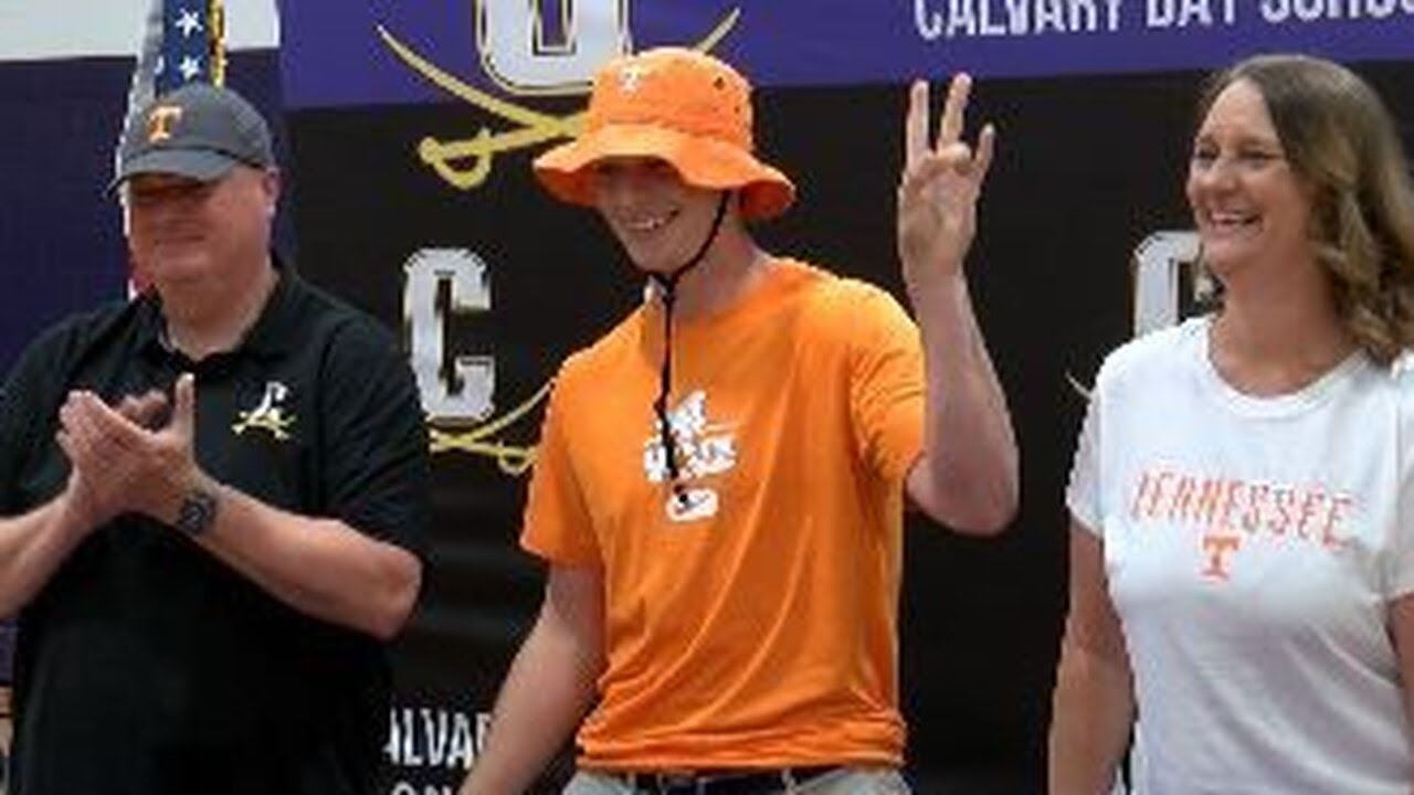 Calvary QB Jake Merklinger commits to the University of Tennessee