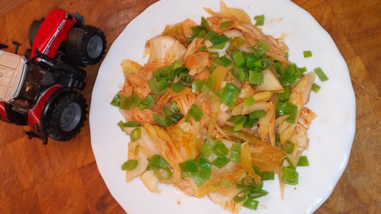KIMCHI ( kimcsi ) koreai nemzeti eledel :-) egészséges és finom ! KETO, laktóz és gluténmentes :-)