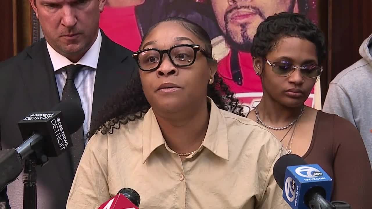 Family of 2 men killed in Warren police crash speak at press conference