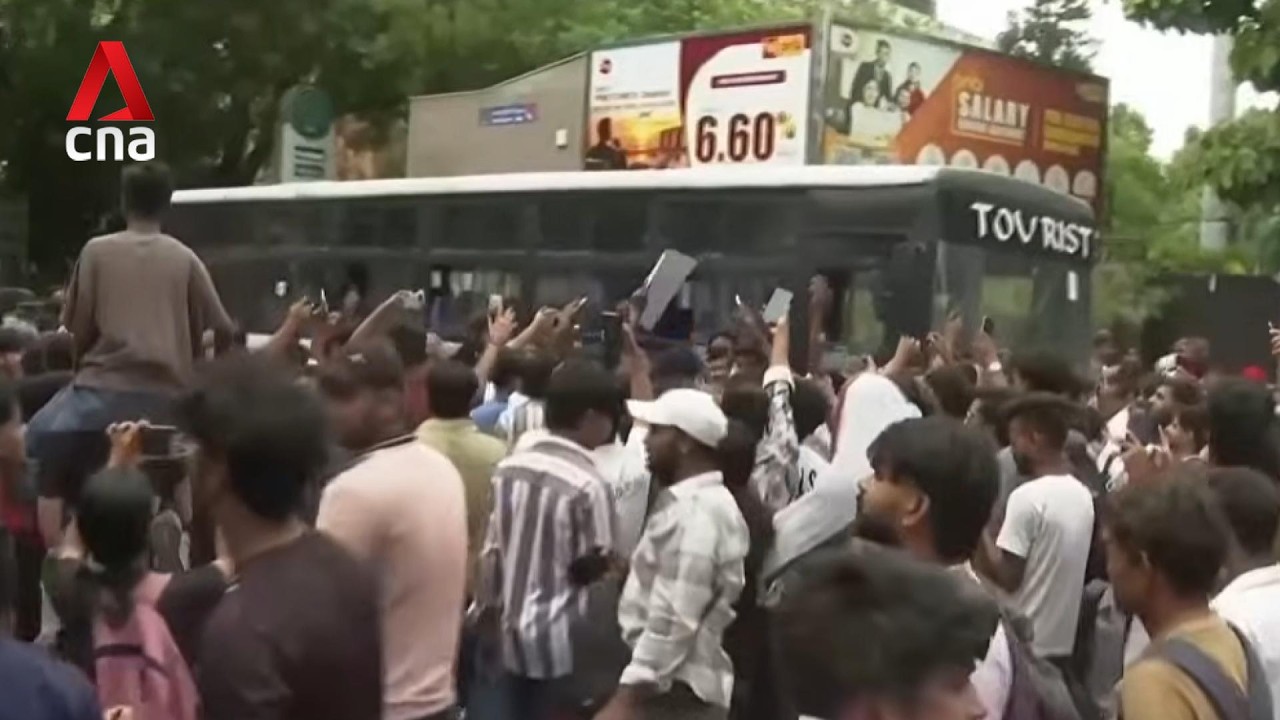 Протесты в Индии: Моди обещает суровое и быстрое наказание виновным в утечках экзаменационных мат...