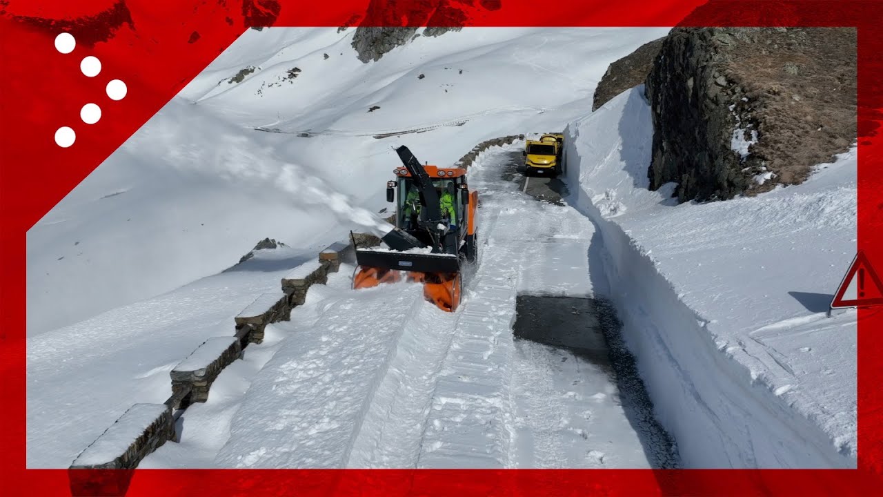 Colle Gran San Bernardo, i lavori di sgombero della Statale 27 dalla neve visti dal drone