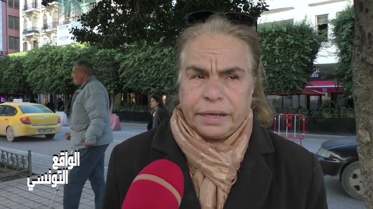 الكلاب السايبة موجودة يمين و يسار كانك إنت تعرف تتعامل مع الكلاب أنا لا