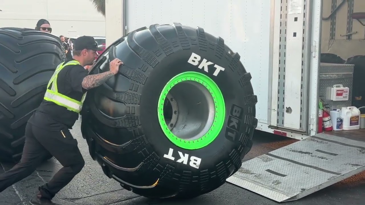Monster Jam Tampa, FL 2026 | Thursday at the Stadium Vlog